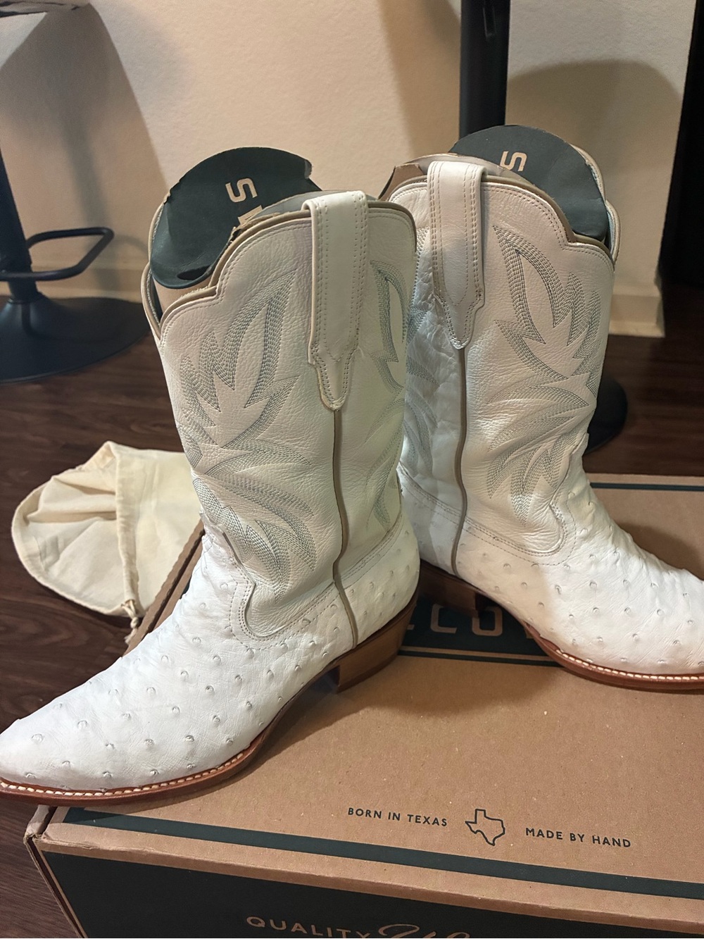 “The Sadie” Tecovas white Leather Cowboy Boots - Picture 2 of 7